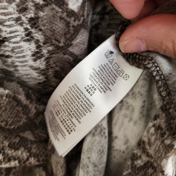 MICHAEL MICHAEL KORS Brown Snake Print Cold Shoulder 3/4 Ruched Sleeves size L - Picture 12 of 12